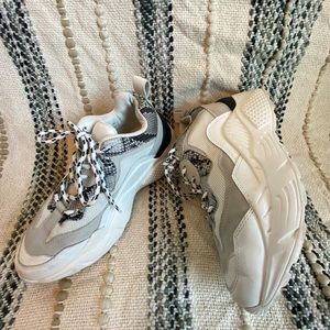Steve Madden Sneakers